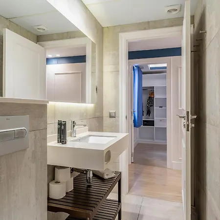 Enjoybcn Colon Apartment