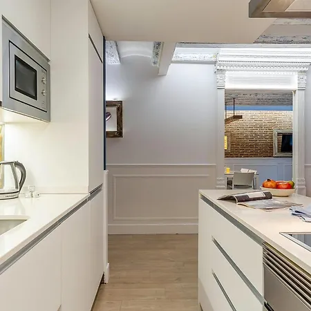 Enjoybcn Colon Apartman *